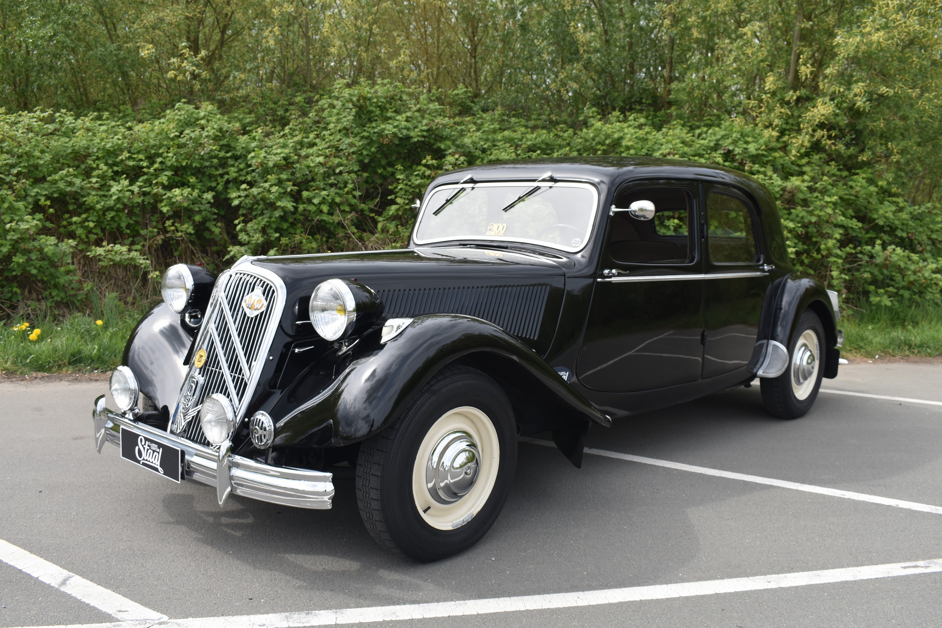 Citroen Traction Avant 15/6 1950 restored, with powersteering