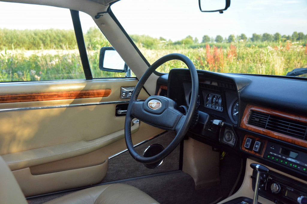 Jaguar XJ-SC Targa V12 1986 Unique low milage 64.700 km XJ XJSC