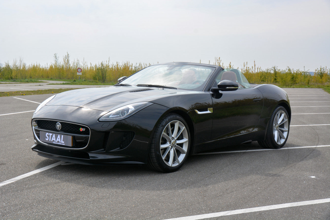 Jaguar F-Type 3.0 V6 S Convertible in Like New Condition | Red Leather | Dealer Maintained