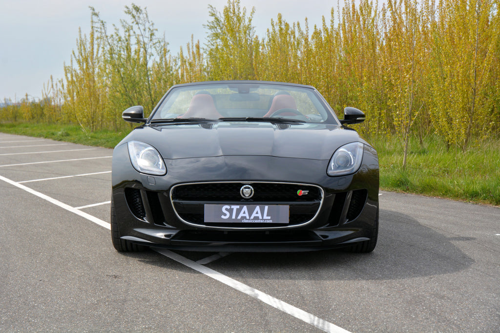 Jaguar F-Type 3.0 V6 S Convertible in Like New Condition | Red Leather | Dealer Maintained