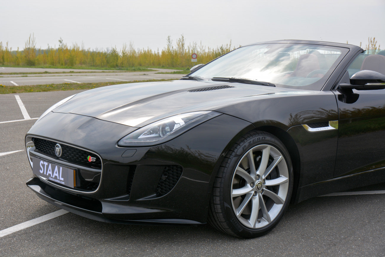 Jaguar F-Type 3.0 V6 S Convertible in Like New Condition | Red Leather | Dealer Maintained