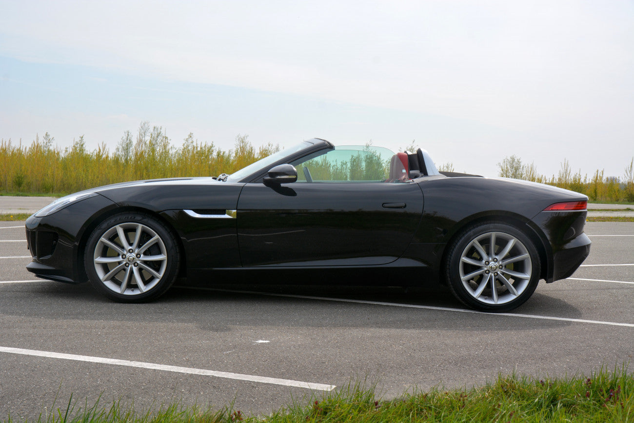 Jaguar F-Type 3.0 V6 S Convertible in Like New Condition | Red Leather | Dealer Maintained