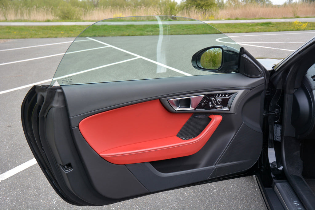 Jaguar F-Type 3.0 V6 S Convertible in Like New Condition | Red Leather | Dealer Maintained