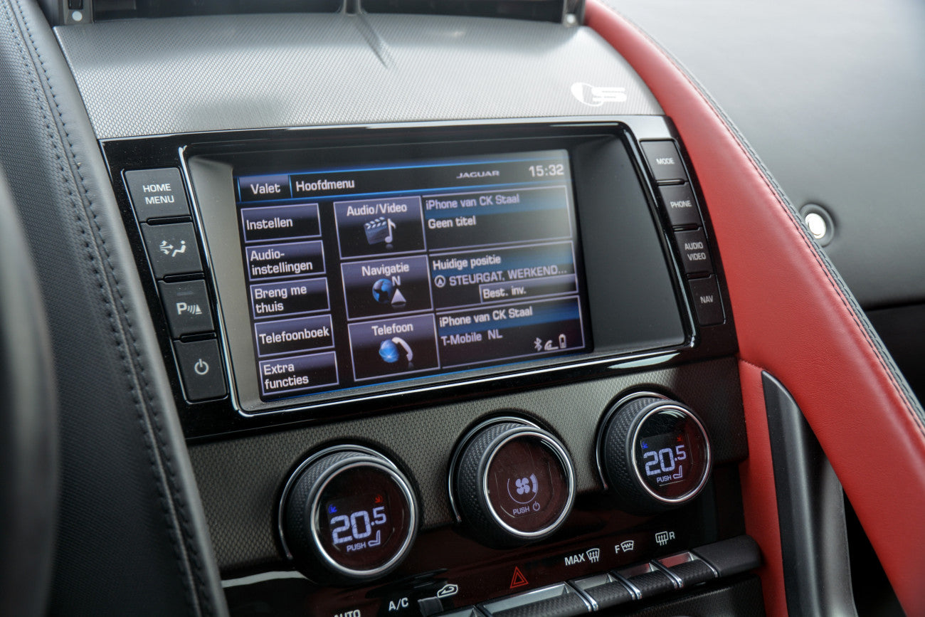 Jaguar F-Type 3.0 V6 S Convertible in Like New Condition | Red Leather | Dealer Maintained