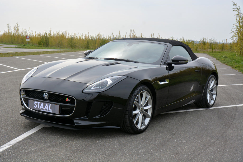 Jaguar F-Type 3.0 V6 S Convertible in Like New Condition | Red Leather | Dealer Maintained