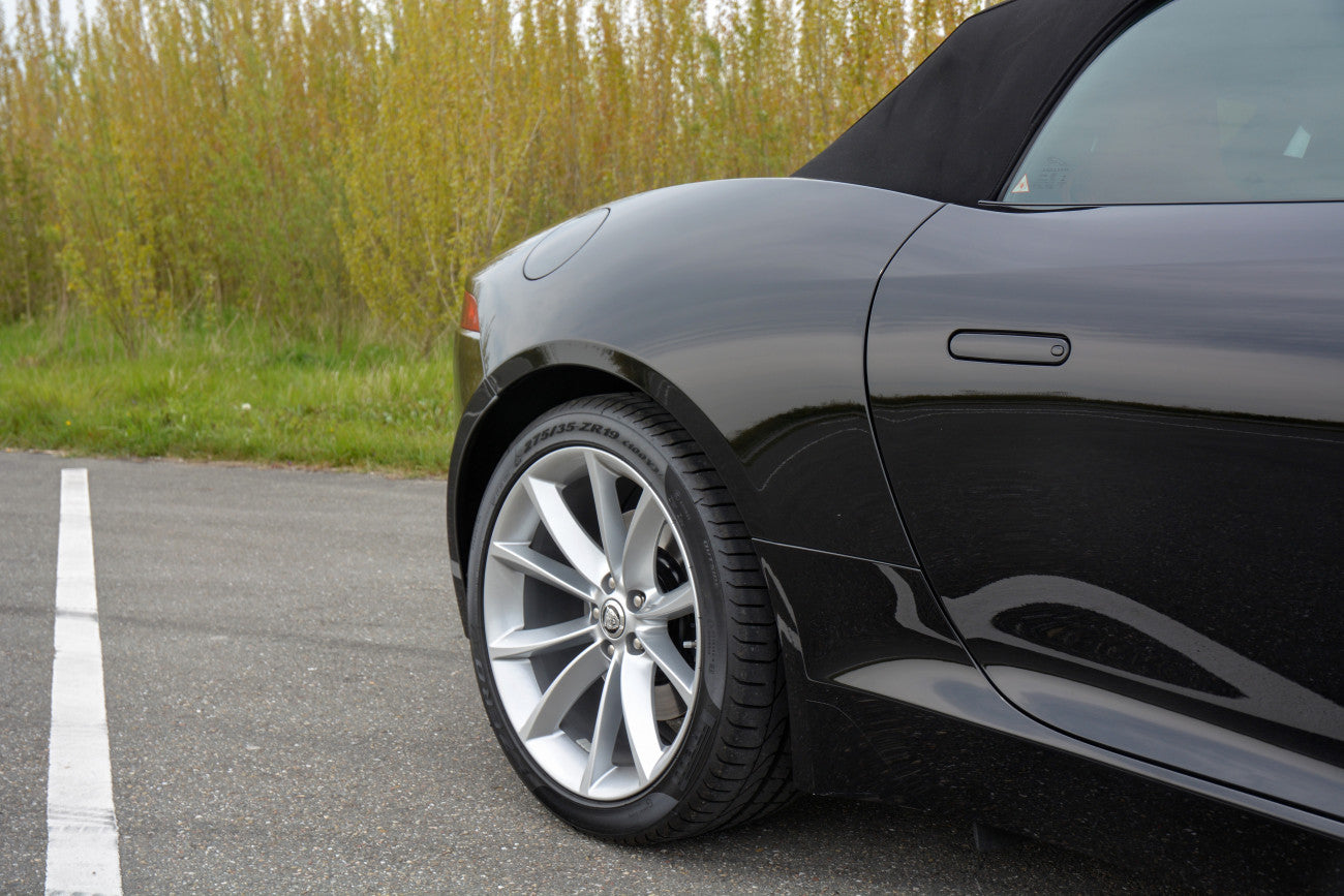 Jaguar F-Type 3.0 V6 S Convertible in Like New Condition | Red Leather | Dealer Maintained