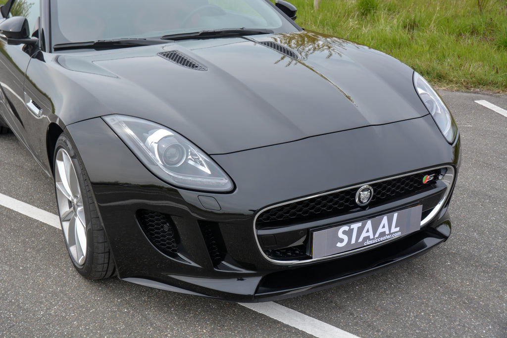 Jaguar F-Type 3.0 V6 S Convertible in Like New Condition | Red Leather | Dealer Maintained