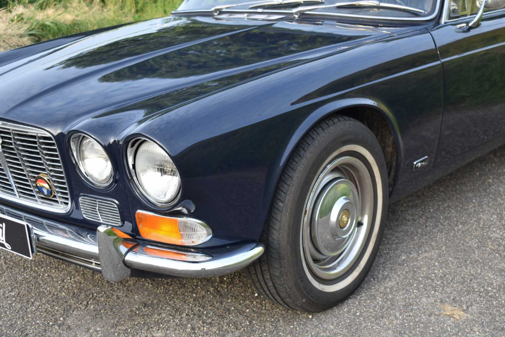 Jaguar XJ6 Series 1 Saloon 1972 4.2 ltr sunroof revised gearbox automatic