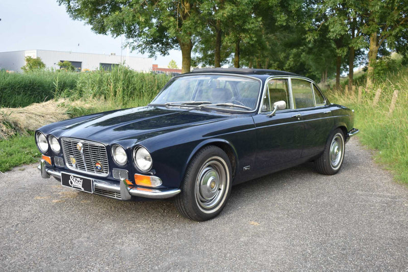 Jaguar XJ6 Series 1 Saloon 1972 4.2 ltr sunroof revised gearbox automatic