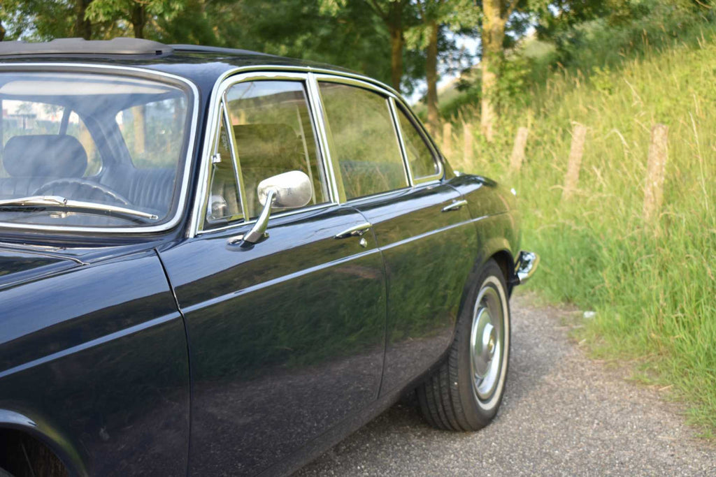 Jaguar XJ6 Series 1 Saloon 1972 4.2 ltr sunroof revised gearbox automatic