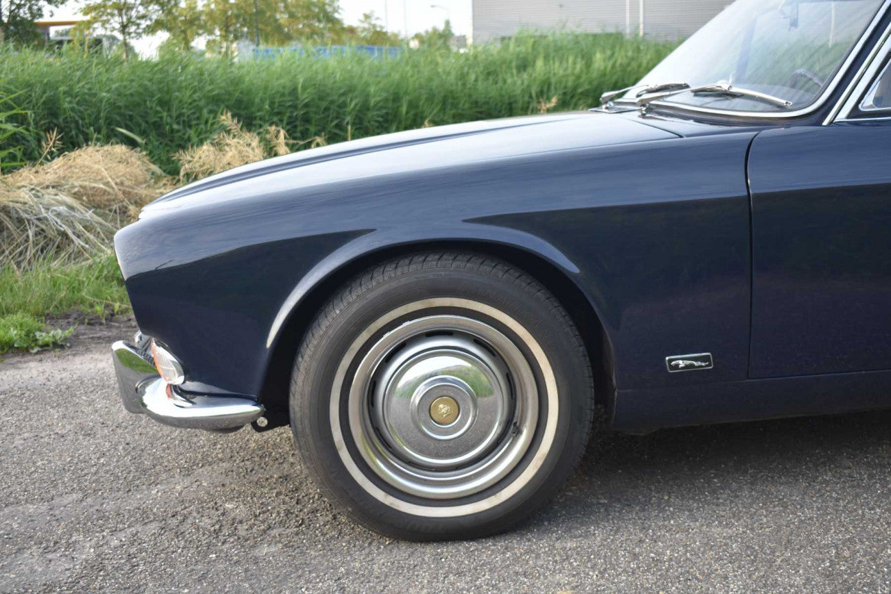 Jaguar XJ6 Series 1 Saloon 1972 4.2 ltr sunroof revised gearbox automatic