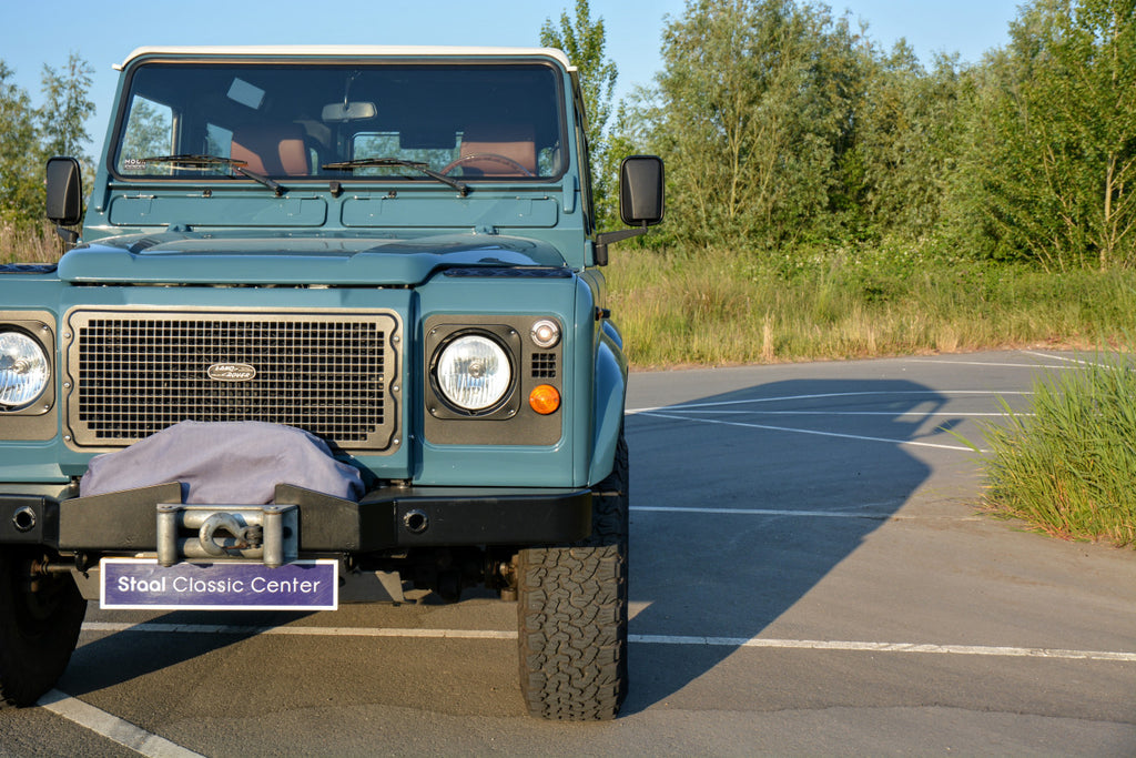 Land Rover Defender 90 Td5 unique Restomod 2002