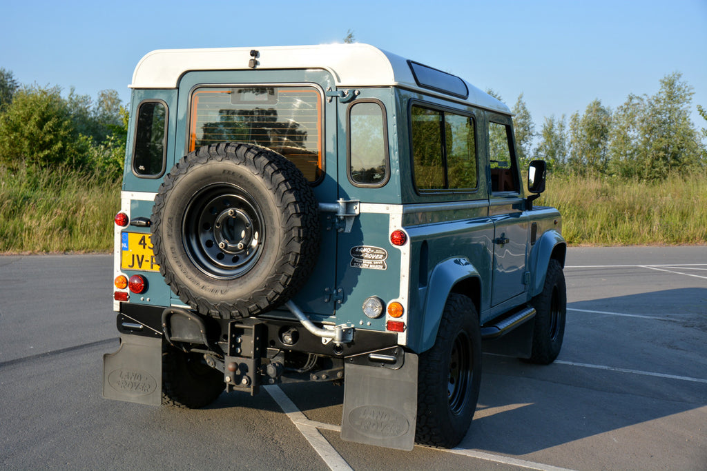 Land Rover Defender 90 Td5 unique Restomod 2002
