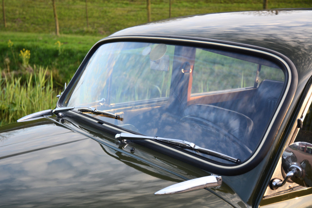 Morris Minor 1000 Traveller Series V LHD woody