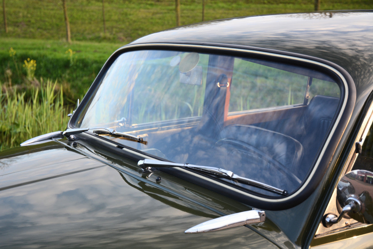 Morris Minor 1000 Traveller Series V LHD woody