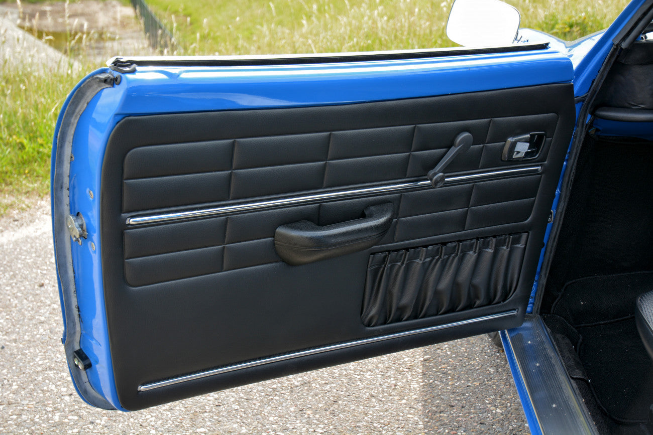 Volkswagen Karmann Ghia Cabriolet 1971 Body-Off Restored