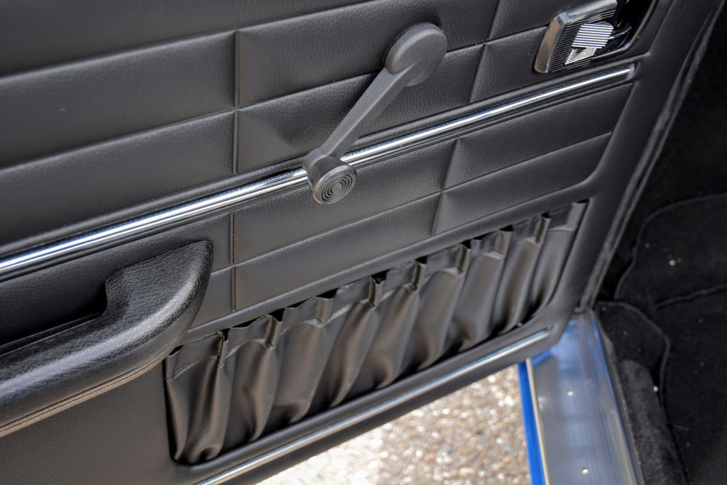 Volkswagen Karmann Ghia Cabriolet 1971 Body-Off Restored