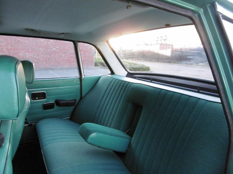 Volvo 144 De Luxe with Sunroof - super condition