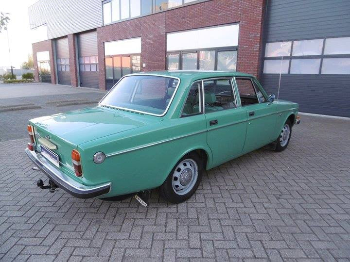 Volvo 144 De Luxe with Sunroof - super condition