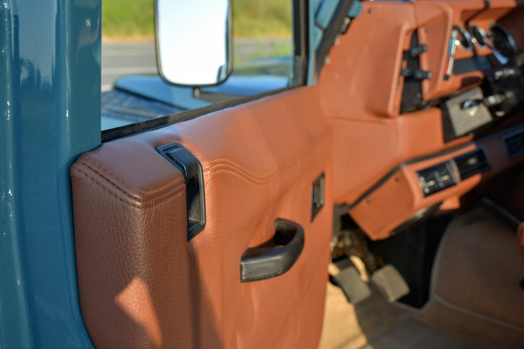 Land Rover Defender 90 Td5 unique Restomod 2002