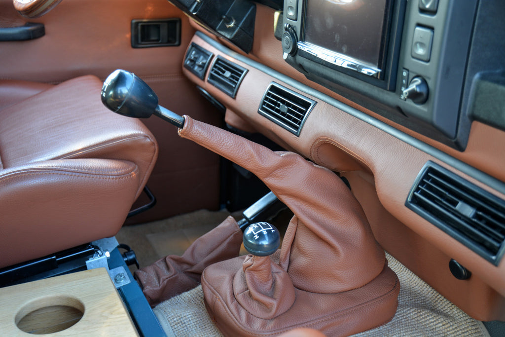 Land Rover Defender 90 Td5 unique Restomod 2002
